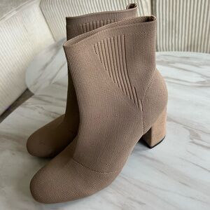 MIA Braxton Taupe Nude Beige Knit Block Heel Ankle Sock Boots Booties Sz 9